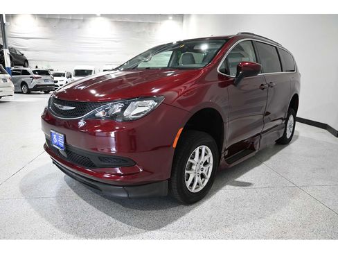 Used 2021 Chrysler Voyager Lxi FWD image 10