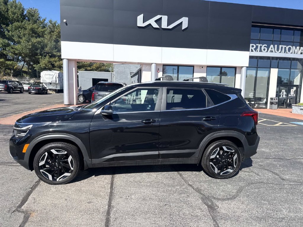 Used 2024 Kia Seltos SX w/ SX Sunroof Package AWD/4WD image 2