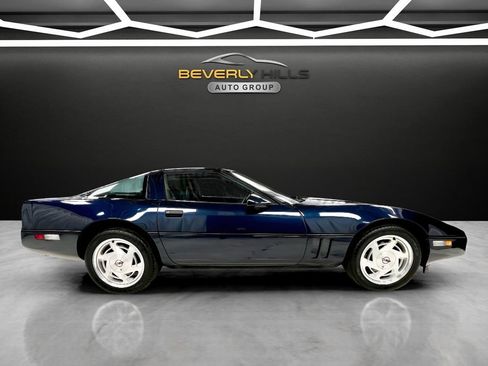 Used 1989 Chevrolet Corvette Coupe RWD image 8