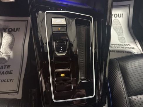 Used 2024 Volkswagen Golf R 2.0T image 20