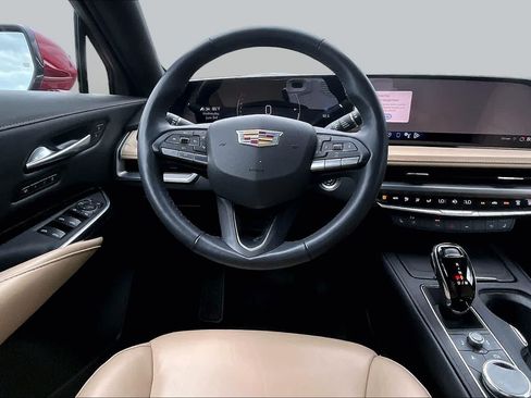 Used 2024 Cadillac XT4 Premium Luxury w/ Technology Package FWD image 6