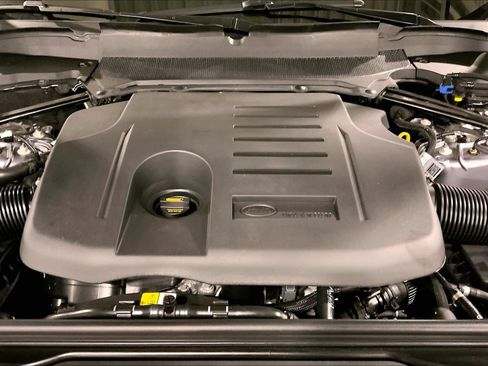 New 2026 Land Rover Discovery Limited Edition image 16