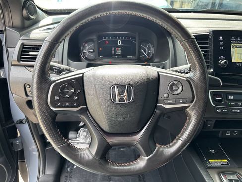 Used 2025 Honda Passport TrailSport image 16