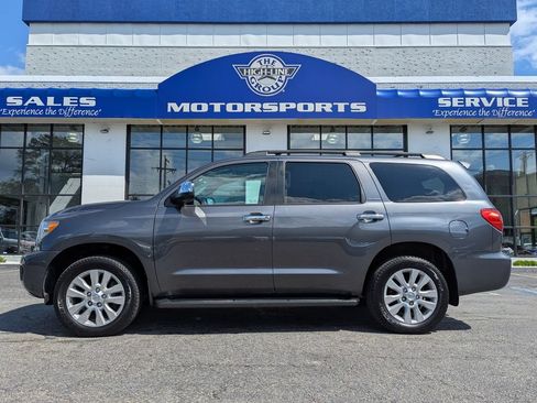Used 2017 Toyota Sequoia Platinum AWD/4WD image 1