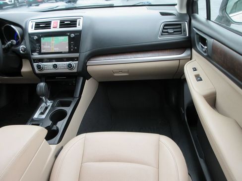 Used 2016 Subaru Outback 2.5i Limited AWD/4WD image 17