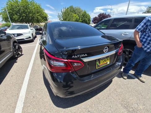 Used 2017 Nissan Altima 2.5 SR FWD image 25
