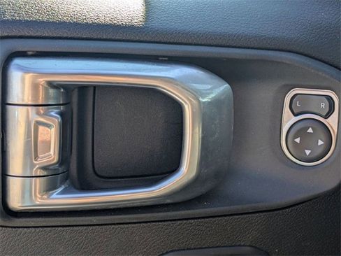 Used 2024 Jeep Wrangler Willys image 17