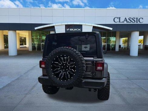 Used 2023 Jeep Wrangler Unlimited Sport AWD/4WD image 7