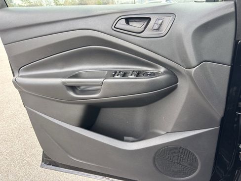 Used 2017 Ford Escape S image 8