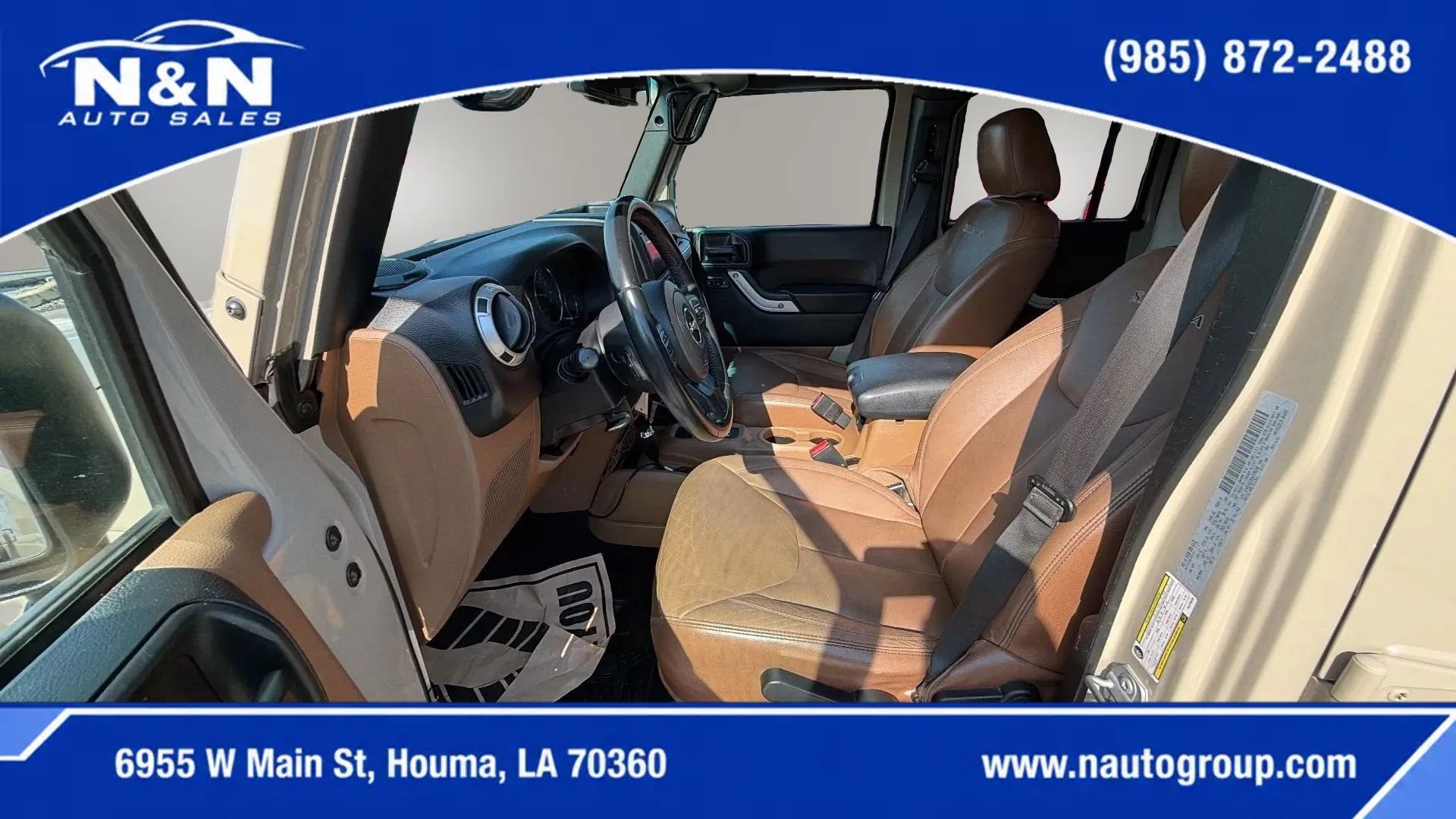 Used 2017 Jeep Wrangler Unlimited Sahara w/ Connectivity Group AWD/4WD image 11