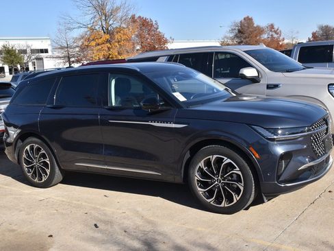 Used 2024 Lincoln Nautilus Reserve w/ Equipment Group 203A image 5