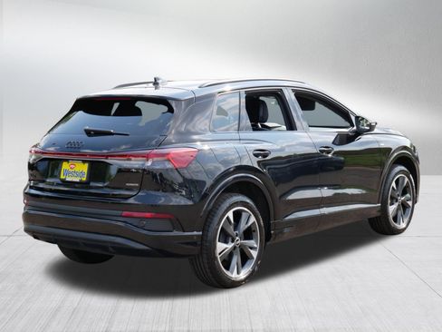 Used 2024 Audi Q4 e-tron Premium Plus w/ Premium Plus AWD/4WD image 7
