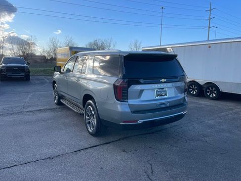 Used 2025 Chevrolet Suburban LS image 5