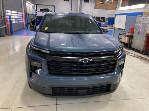 Used 2026 Chevrolet Traverse LT w/ Midnight/Sport Edition AWD/4WD image 2