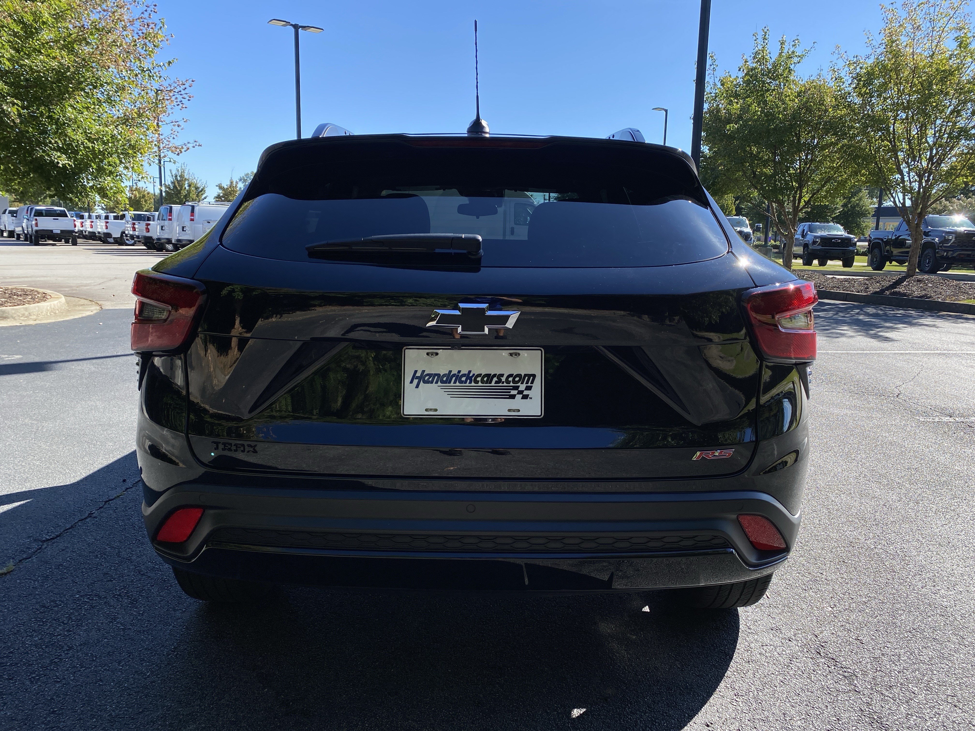 Used 2025 Chevrolet Trax RS w/ Sunroof Package FWD image 8