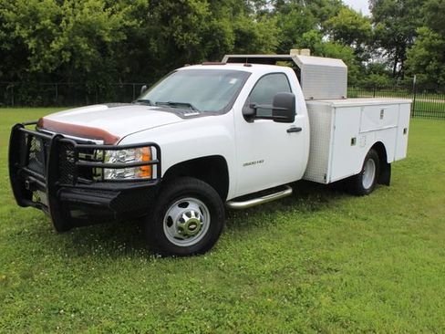 Used 2011 Chevrolet Silverado 3500 W/T AWD/4WD image 1