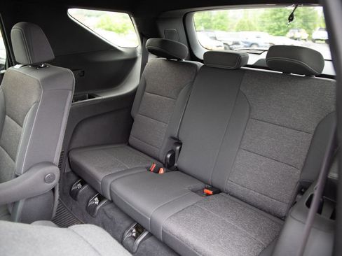 Used 2025 Chevrolet Traverse LT w/ Driver Confidence Package AWD/4WD image 22