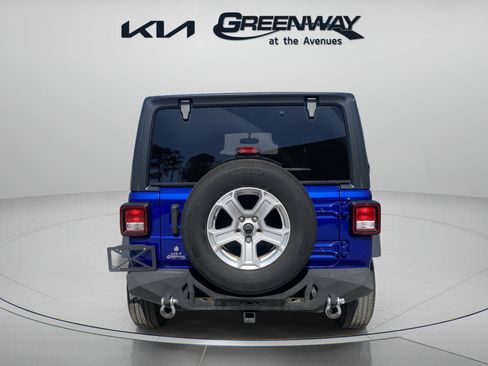 Used 2019 Jeep Wrangler Sport AWD/4WD image 3