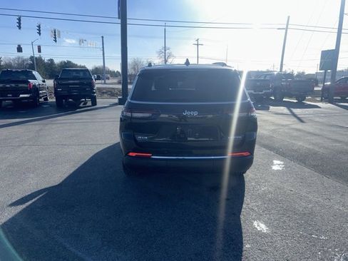 Used 2024 Jeep Grand Cherokee L Limited w/ Luxury Tech Group II image 7