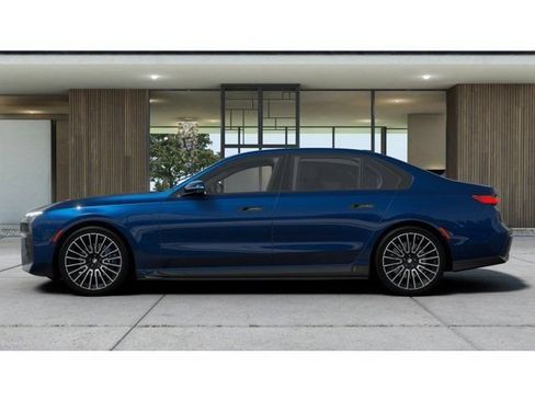 New 2026 BMW 750e xDrive AWD/4WD image 4