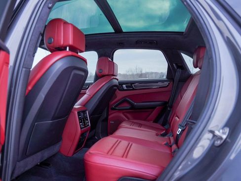 Used 2021 Porsche Cayenne GTS image 39