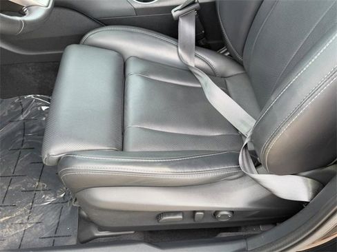 Used 2022 Subaru Outback Limited image 16