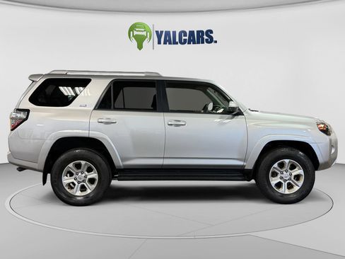 Used 2016 Toyota 4Runner SR5 AWD/4WD image 6