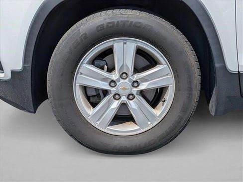 Used 2020 Chevrolet Trax LT FWD image 10