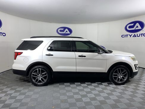 Used 2016 Ford Explorer Sport w/ Equipment Group 401A AWD/4WD image 2