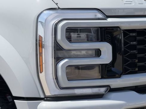 Used 2026 Ford F450 Platinum w/ FX4 Off-Road Package AWD/4WD image 57