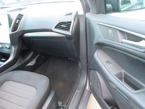 Used 2021 Ford Edge SE FWD image 18