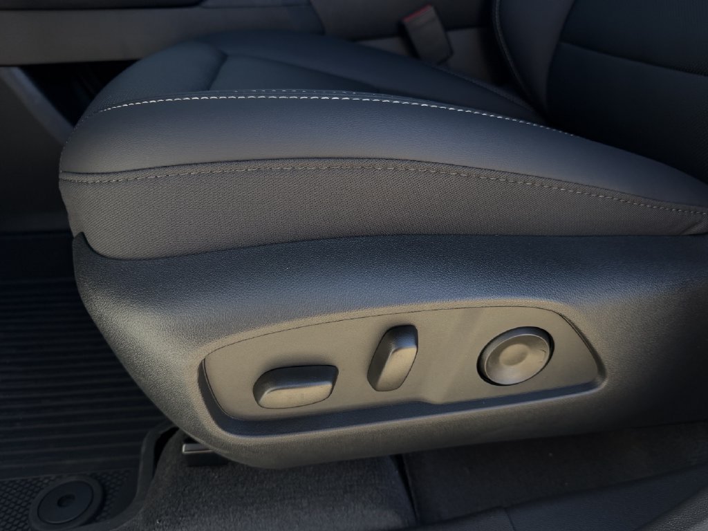 New 2027 GMC Terrain Elevation w/ Elevation Premium Package FWD image 23