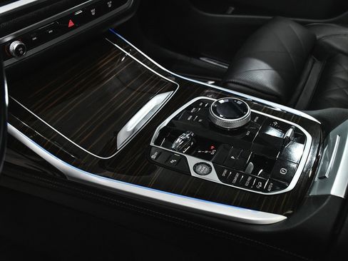 Used 2023 BMW X7 xDrive40i w/ Executive Package image 59