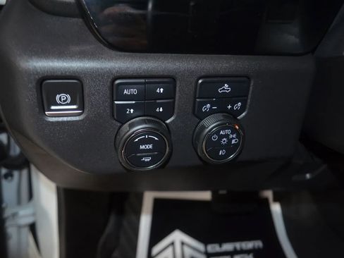 Used 2023 Chevrolet Silverado 1500 LT Trail Boss w/ Convenience Package II image 34