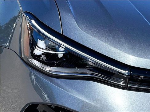 Certified 2025 Volkswagen Taos SE w/ Panoramic Sunroof Package image 12