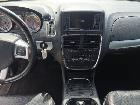 Used 2019 Dodge Grand Caravan GT FWD image 13