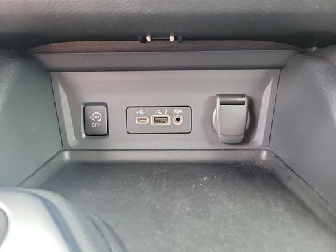 Used 2025 Nissan Sentra SV image 13