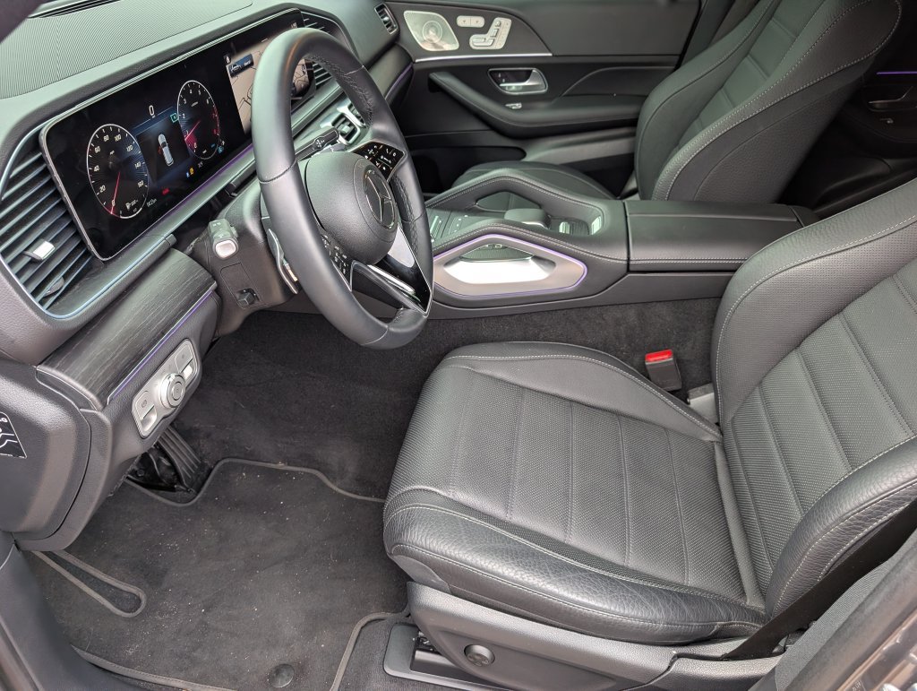 Used 2025 Mercedes-Benz GLE 580 4MATIC image 11