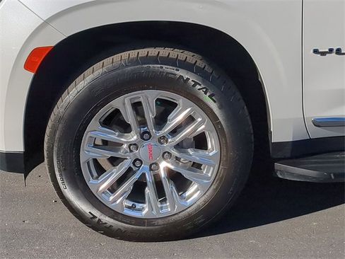 Used 2023 GMC Yukon SLT image 13