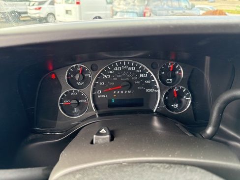 Used 2024 Chevrolet Express 2500 w/ Driver Convenience Package image 25