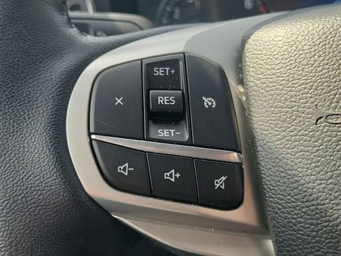 Used 2023 Ford Explorer XLT w/ Equipment Group 202A AWD/4WD image 9