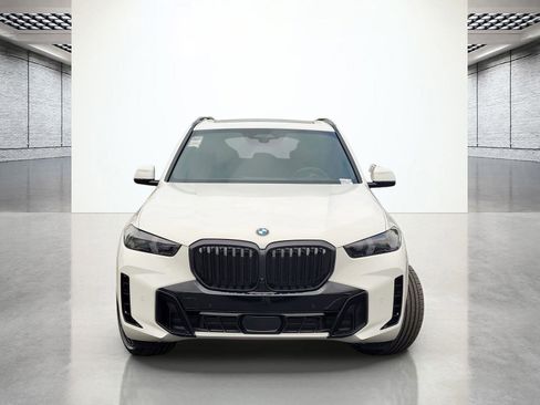 New 2026 BMW X5 xDrive40i w/ M Sport Package AWD/4WD image 3