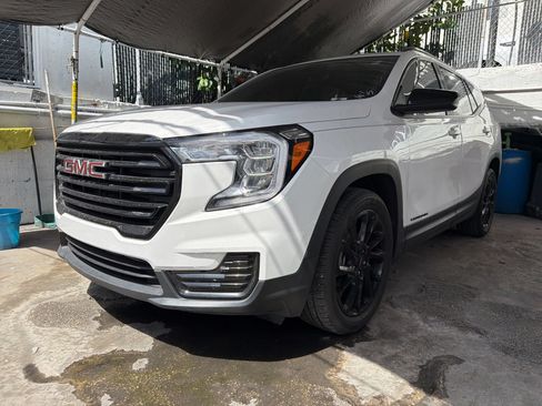 Used 2023 GMC Terrain SLE w/ Driver Convenience Package FWD image 1