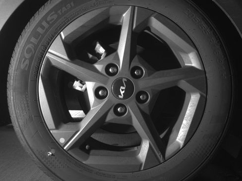 Used 2025 Kia K4 LXS image 15