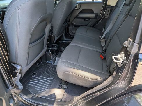 Used 2020 Jeep Wrangler Unlimited Sahara AWD/4WD image 24