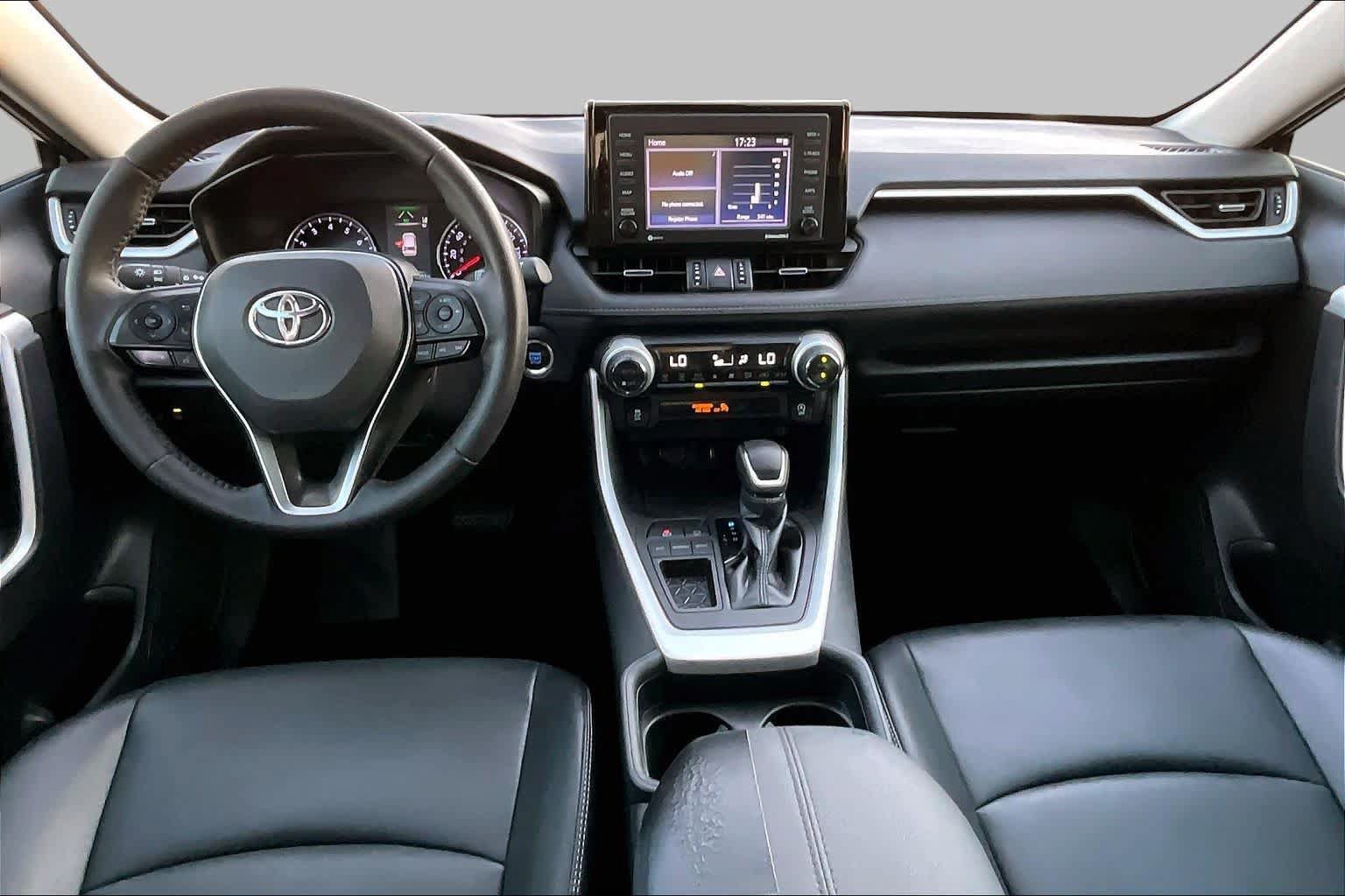 Used 2021 Toyota RAV4 XLE Premium FWD image 16