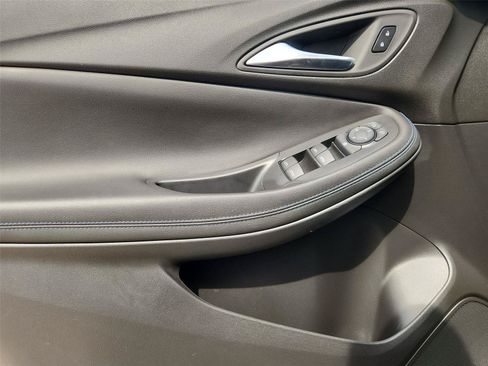 Certified 2025 Buick Encore GX Sport Touring FWD image 20