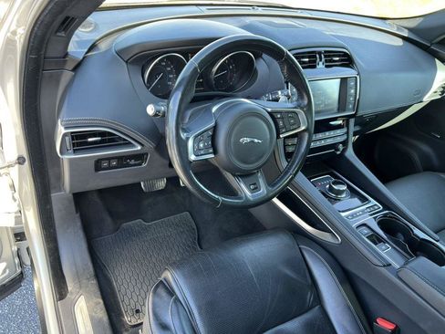 Used 2017 Jaguar F-PACE S AWD/4WD image 20