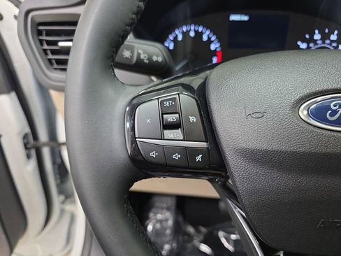 Used 2022 Ford Escape SE w/ Cold Weather Package image 17