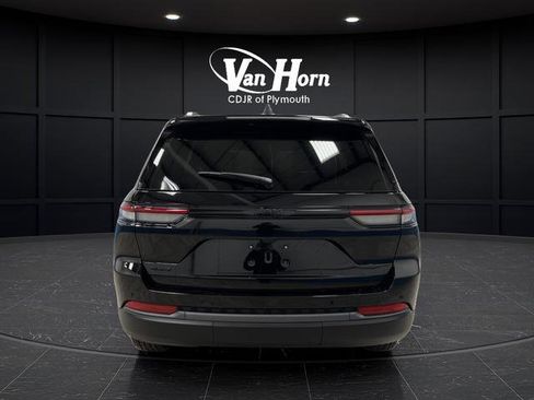 New 2026 Jeep Grand Cherokee Altitude image 14